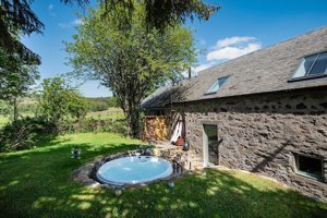 Romantic Hot Tub Cottage Pitlochry Scottish Highlands | Tallavey