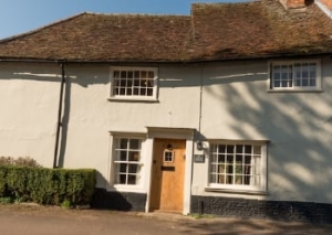 A dog friendly Saffron Waldon luxury cottage perfect for romantic breaks in Essex | Miller Cottage