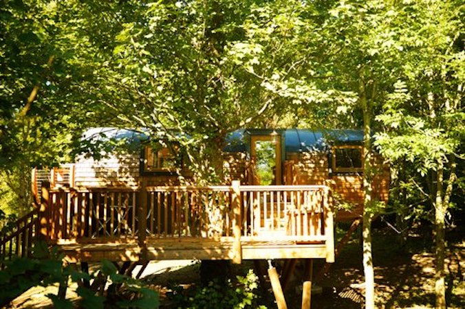 The loft Treehouse at Pickwell Manor