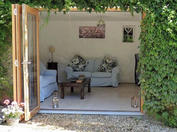 Little Derricott, Holsworthy